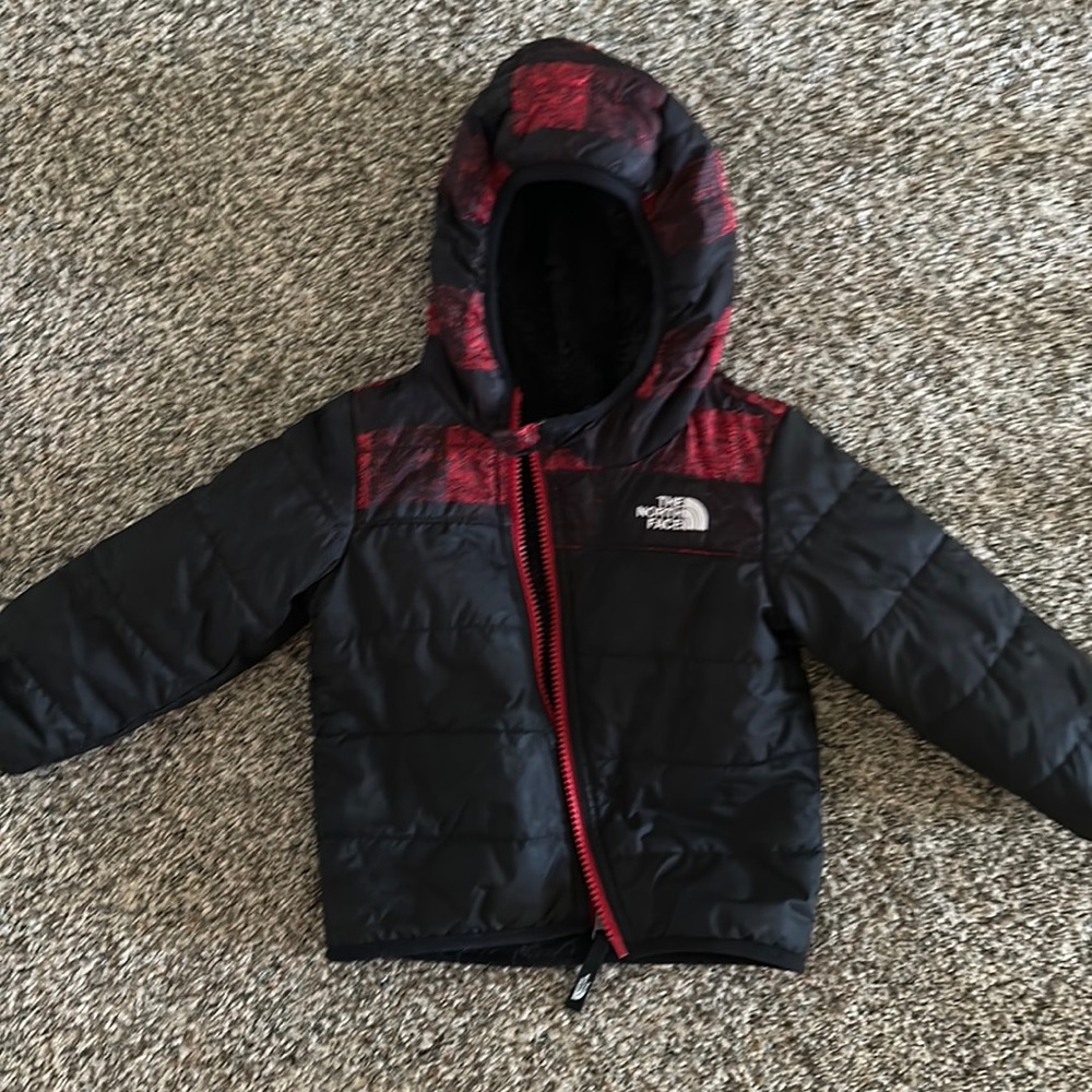 The North Face Reversible Sherpa Winter Coat Size 2T red and black